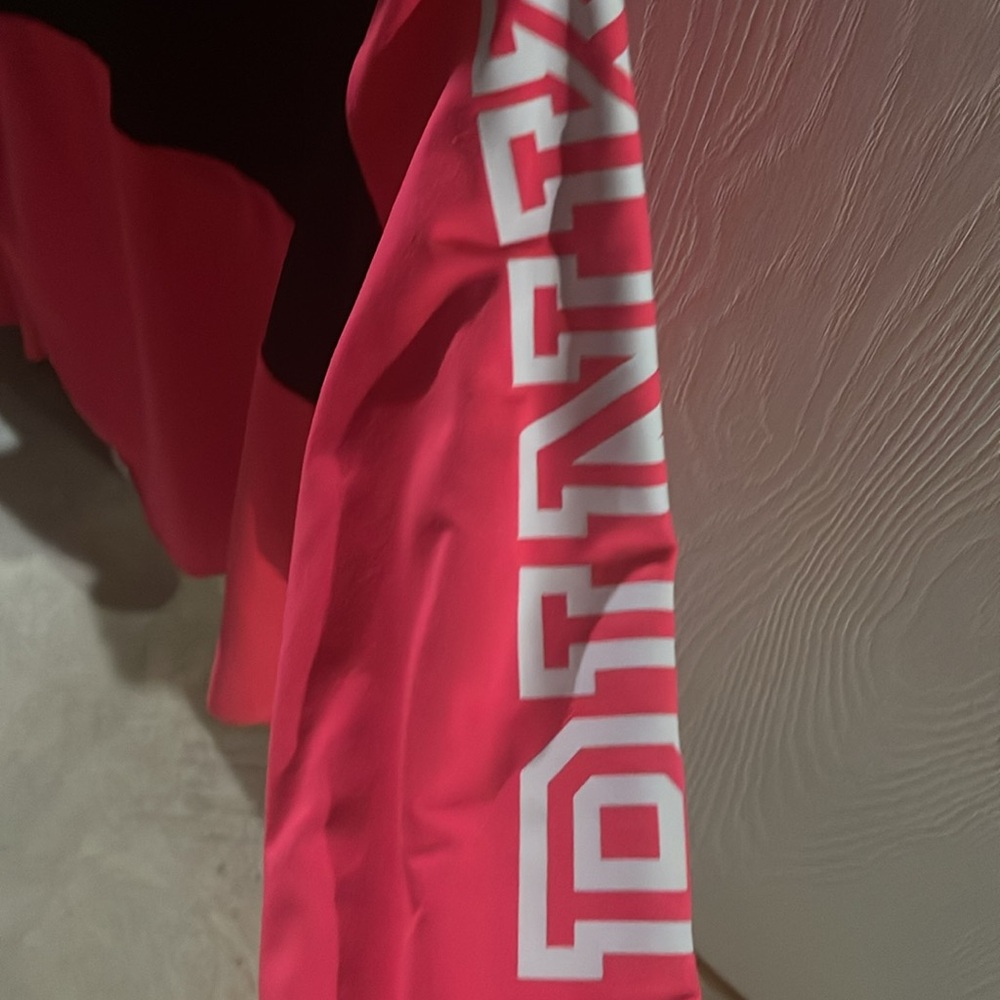 Pink top - Picture 3 of 6